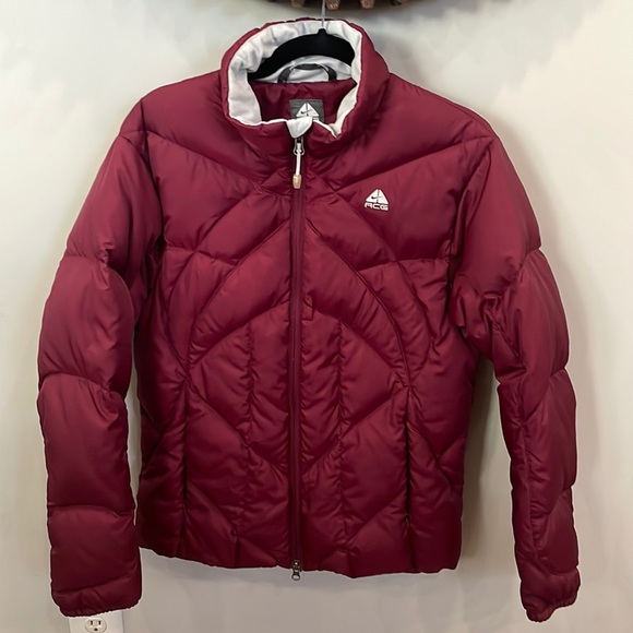 Nike ACG Jackets & Blazers - Nike ACG Women's Burgundy Puffer Jacket